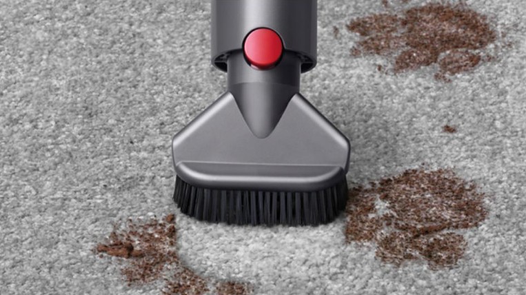 Kartáč na uplpělé nečistoty Dyson