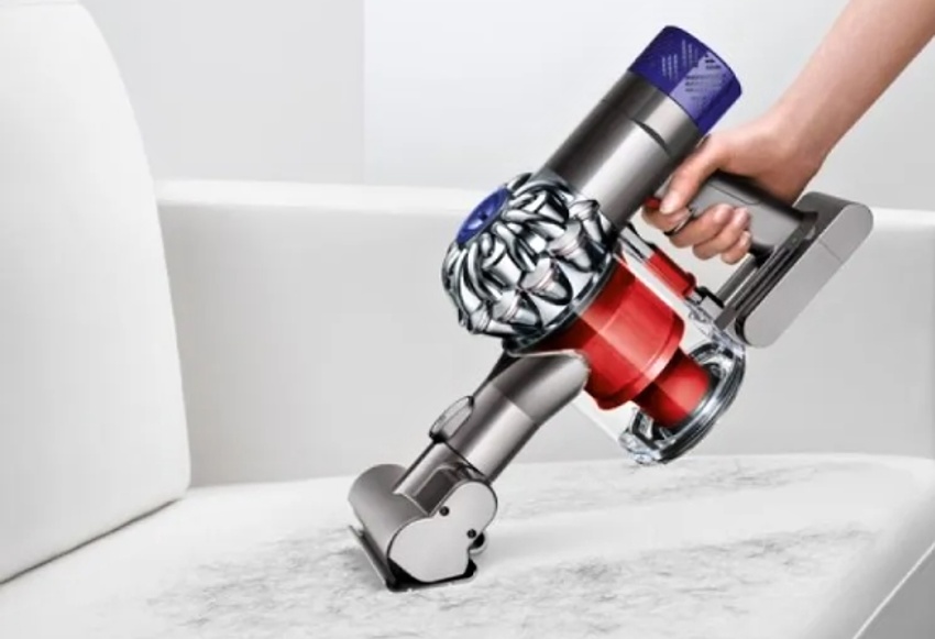 Dyson V6