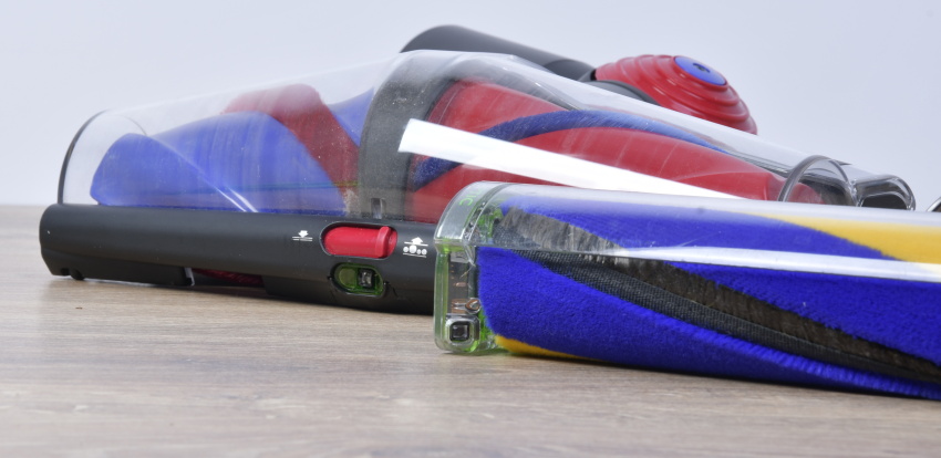 Porovnanie Dyson V15 a V16 – diódy