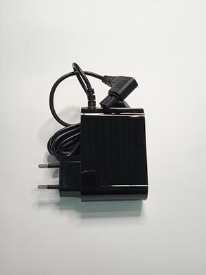 Nabíjecí adaptér Concept VP6130
